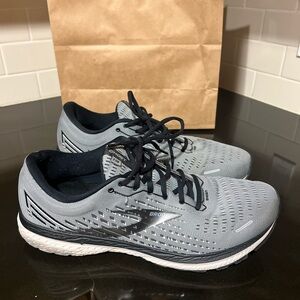 Brooks Ghost 13 Road-Running
Shoes Mens Size 13 Wide 2E Primer
Grey Pearl Black
